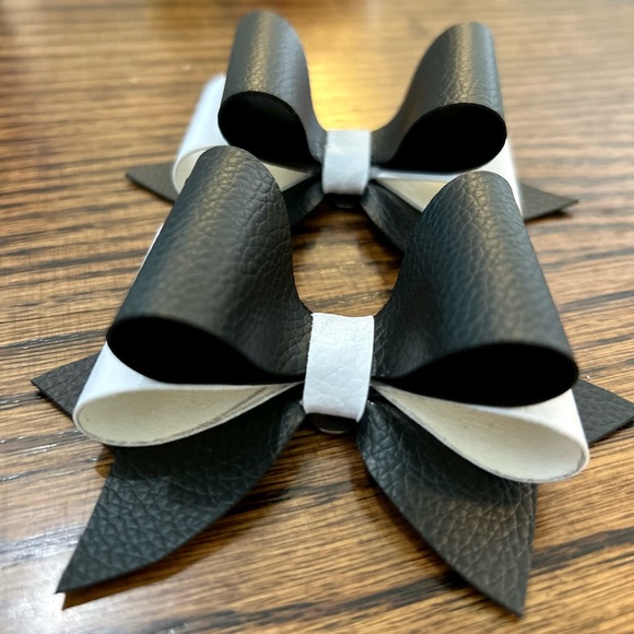 SOLD•Shoe Clips - Picture 2 of 3